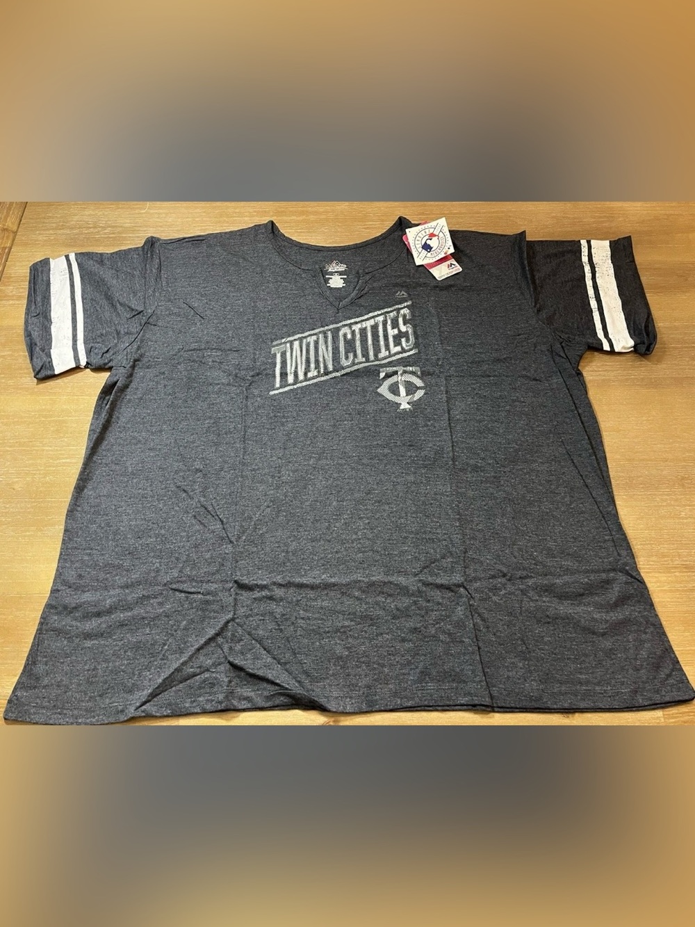 NEW NWT - Minnesota Twins MLB Majestic Women's Plus-Size 4X T-shirt